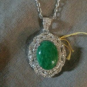 Green Sapphire pendant with chain
